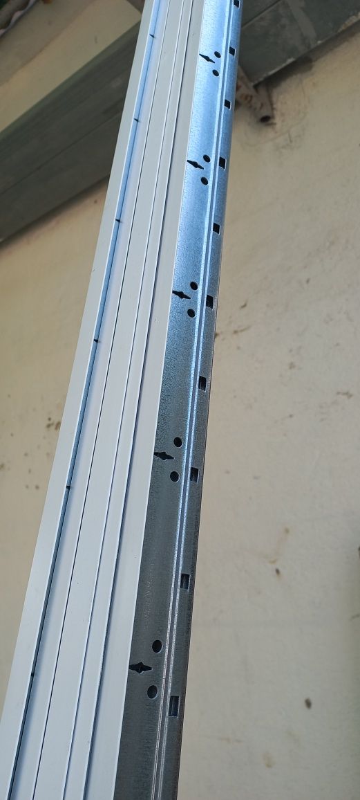 Perfis para construção tetos