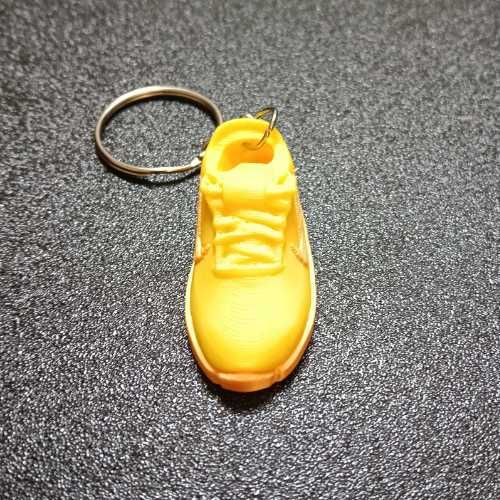 Brelok mini sneaker 3D –żółty 4,5 cm