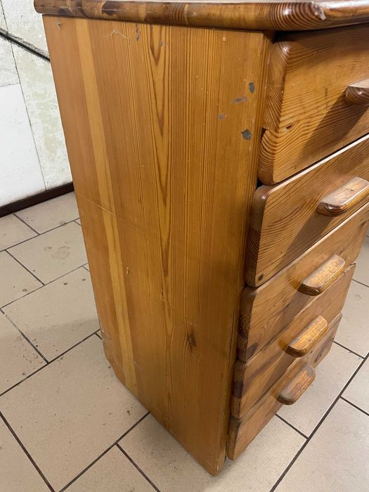 Komoda sosnowa z szufladami