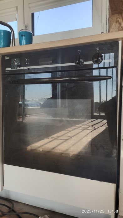 Forno de cozinha TEKA a funcionar