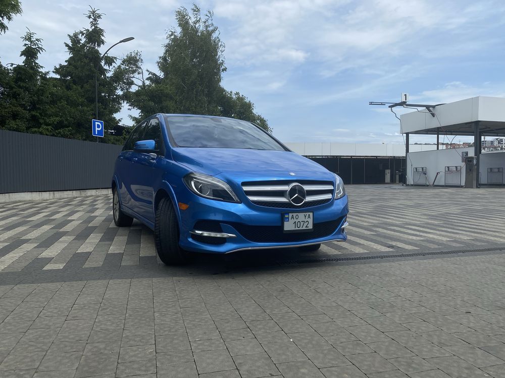 Mercedes-Benz B 250e