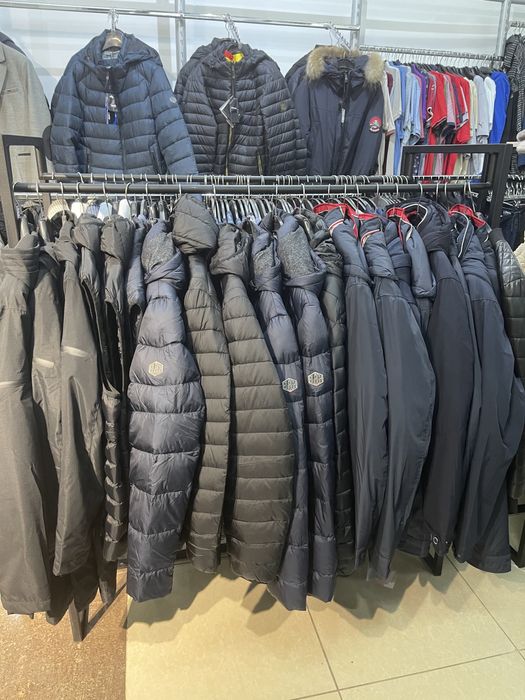 Продам стойку для одягу