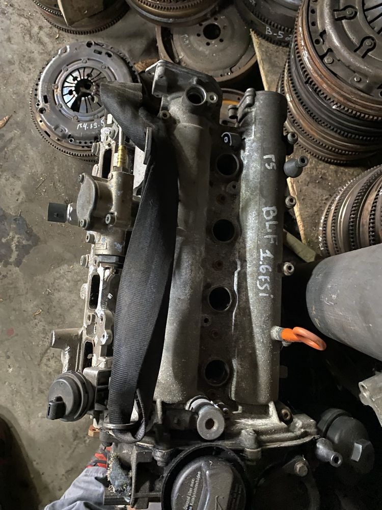 Двигун VW Golf Tauran Caddy skoda  1.6 FSI BLF BGU AZD AVU AKL ADP