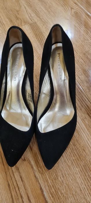 Класичні брендові туфлі