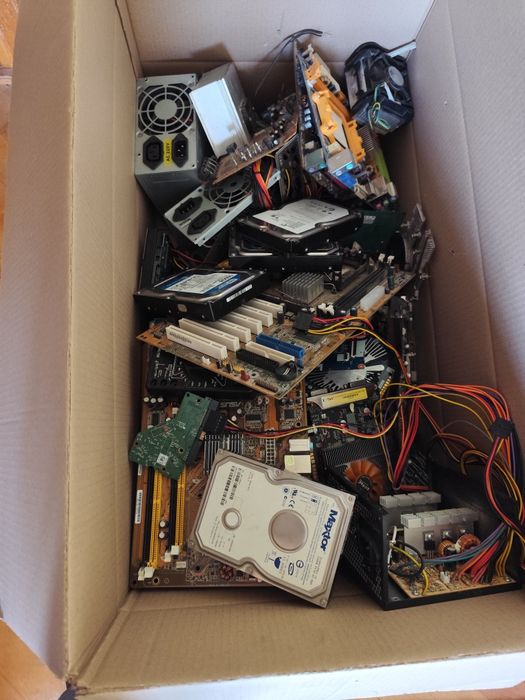 Продам старі плати до комп'ютера та всякі інші