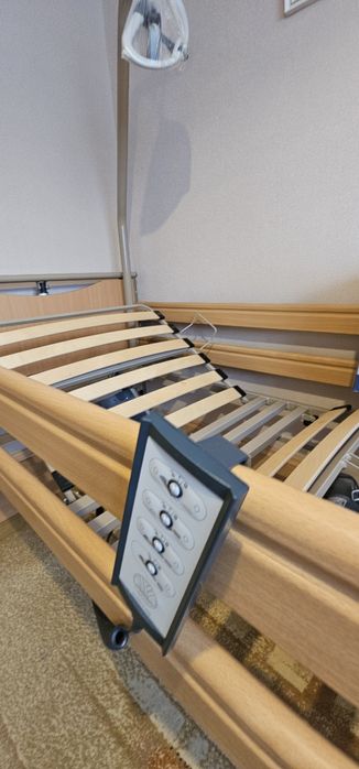 Łóżko rehabilitacyjne Luna Basic 2 firmy Vermeiren w stanie idealnym