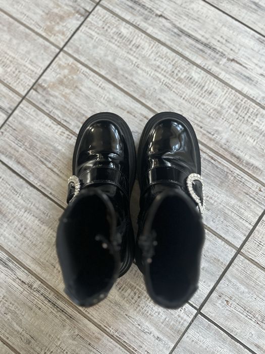 Дитячі лаковані чоботи ботинки Zara 33р