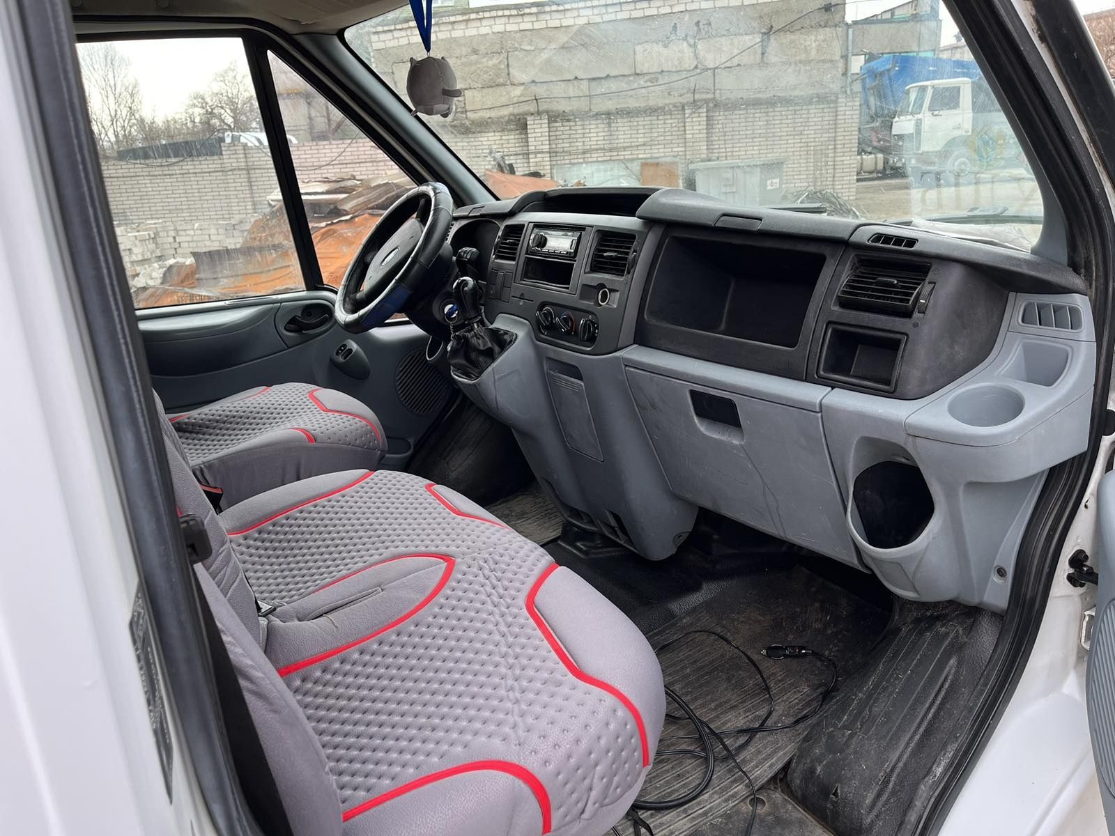 Продам бус Ford Transit