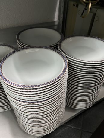 Pratos Sopa com 20.5cm de diâmetro conjunto de 122 unidades