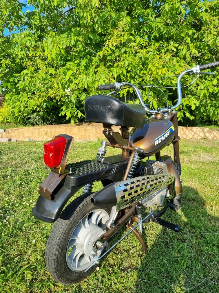Motorynka M2 z koszem/przyczepką Romet pony