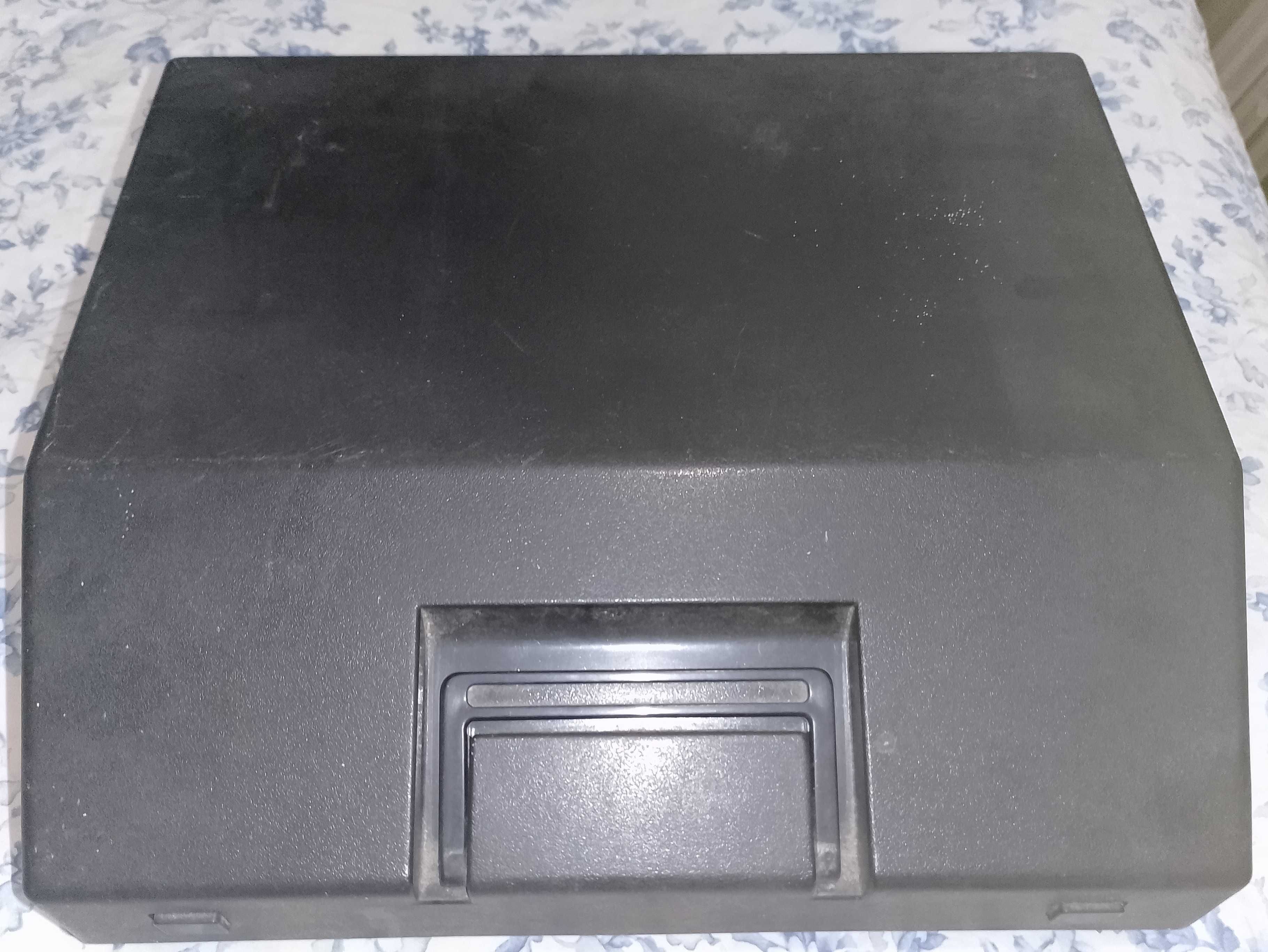 2 máquinas de escrever