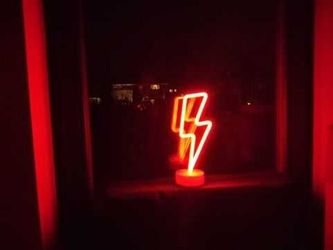 Błyskawica neon led piorun strajk marsz Kobiet przenośny