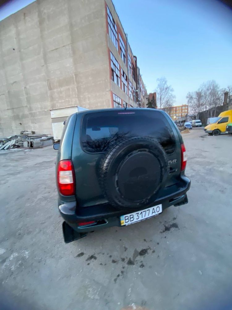 Продам Niva Chevrolet 2006 год 1.7 полный привод