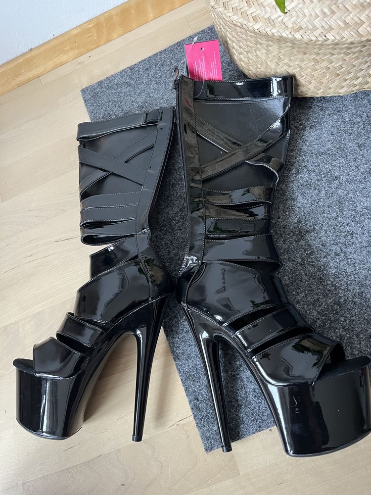 Kozaki rzemyki wet-look latex r. 35 czarne nowe