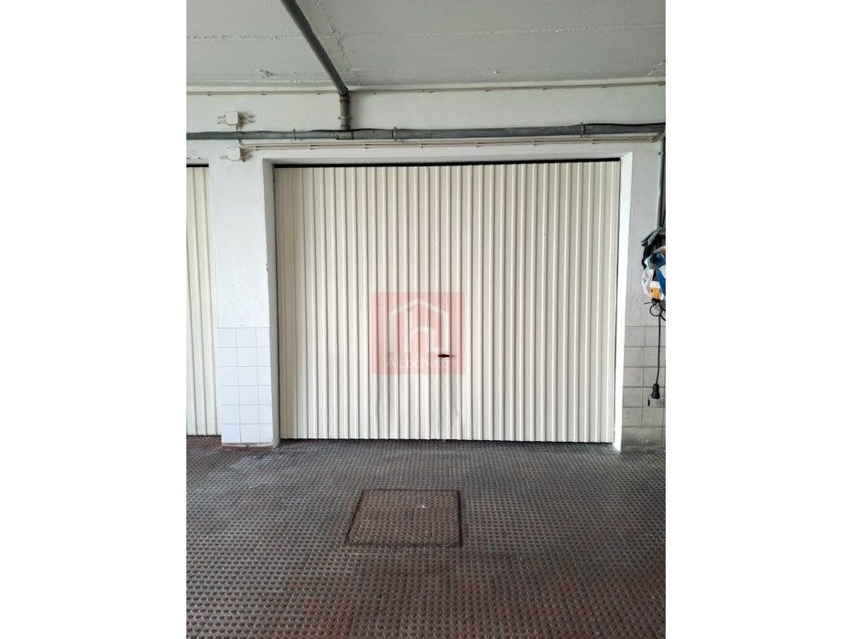 Garagem box na Urbanização Fidalgos, Alcochete