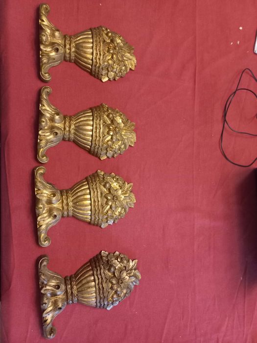 4 floreiras de gesso