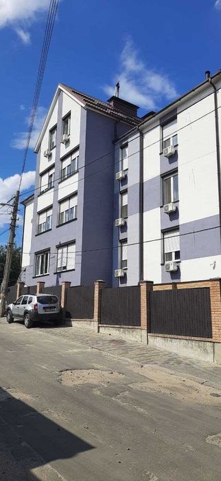 Продається житлове приміщення вул. Гайова 3