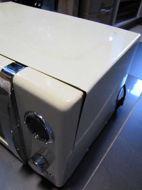Kuchenka mikrofalowa mikrofalówka 23L retro Klarstein Fine Dinesty
