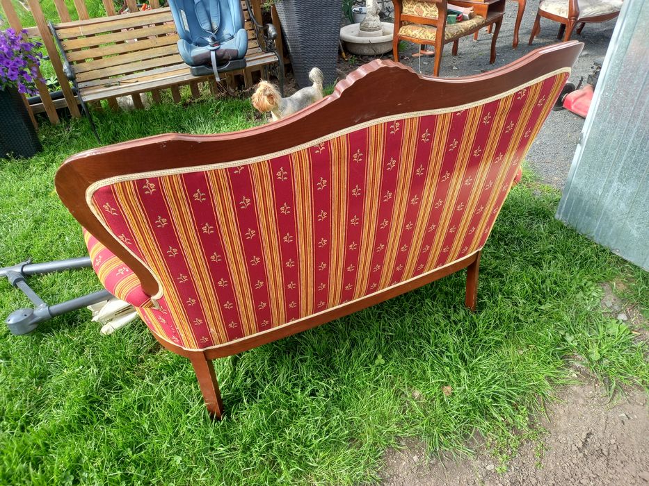 Piękna stylowa sofa