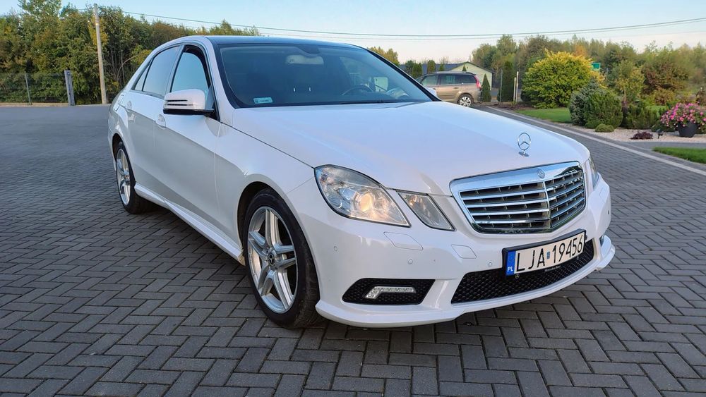 Mercedes-Benz Klasa E W212 E220 * 2009r * Dwa komplety kół * Pakiet wizualny AMG