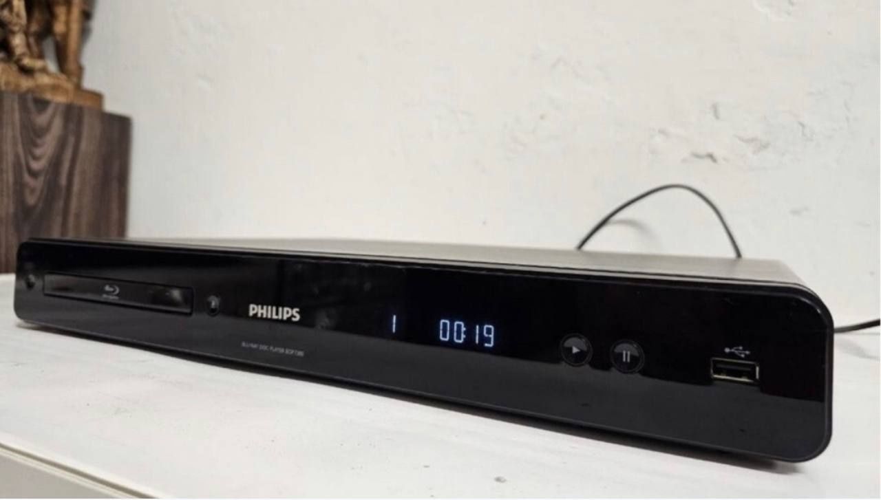 Blu-ray Disc-Player Philips BDP7300/12. USB