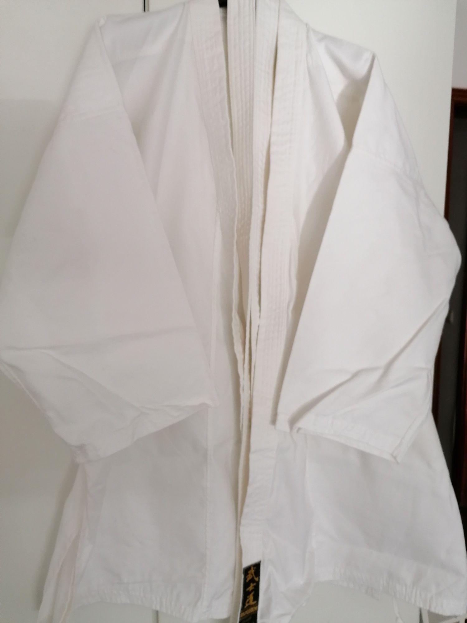 Kimono karaté branco