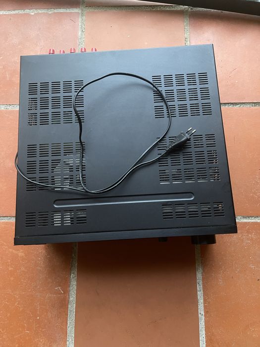 Onkyo TX-DS676 Av Receiver — 220-250v