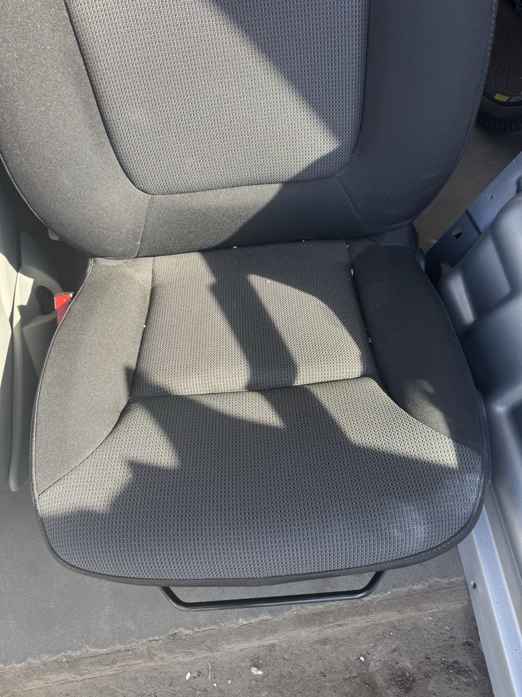 Fotel kierowcy siedzenie Renault Trafic III IV Talento Vivaro B