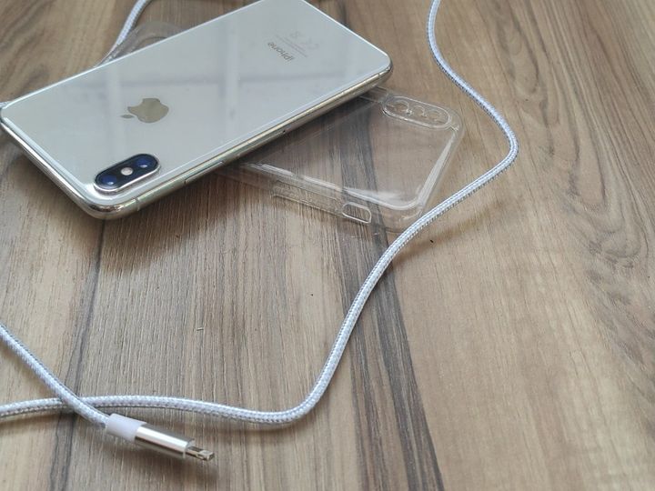 iPhone X 64GB szkło hartowane, znikome ślady używania