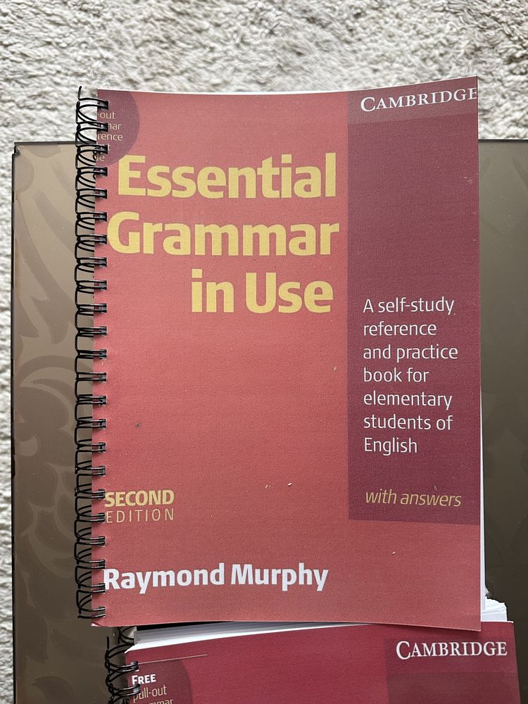 English book Essential grammar in use. Raymond Murphy