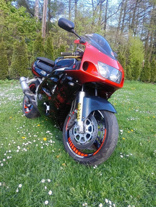 Suzuki GSX-R 750 srad