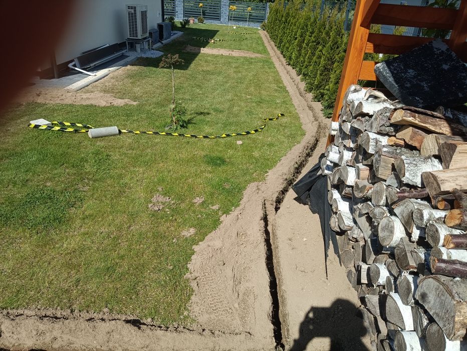 Wykopy liniowe - usługa koparką łańcuchową