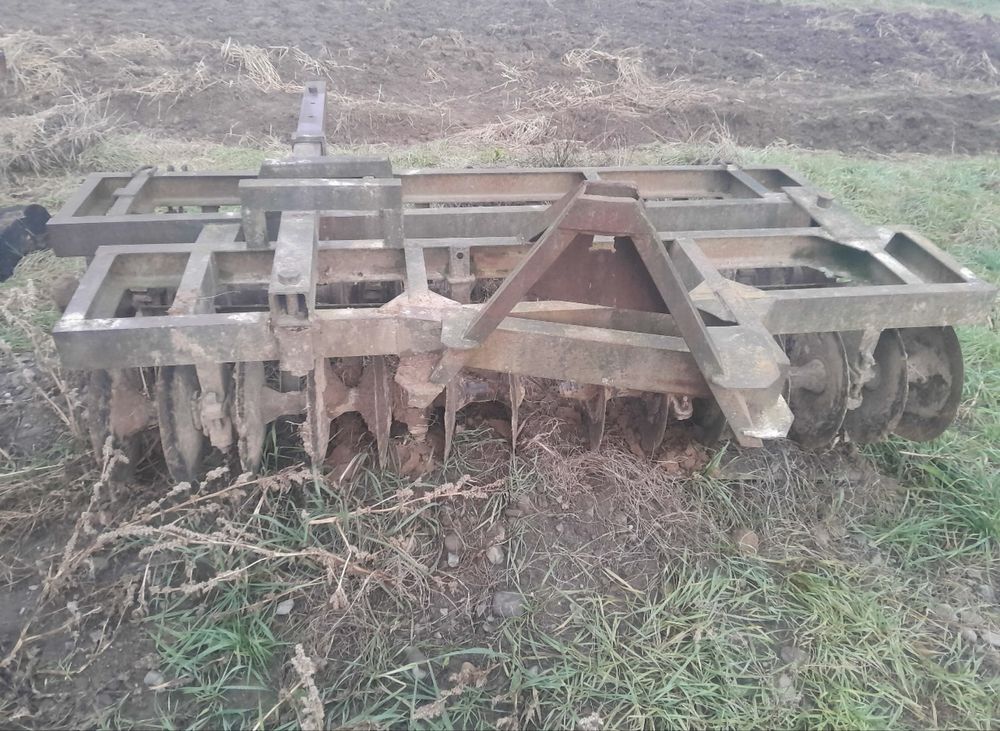 Трактор ЮМЗ-6 та навісне до нього