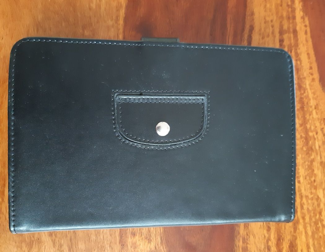 Czarne Etui na tablet
