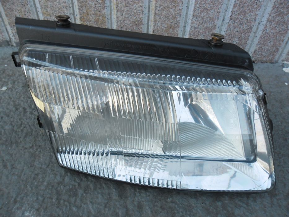 Farol / Optica Direita VW Passat