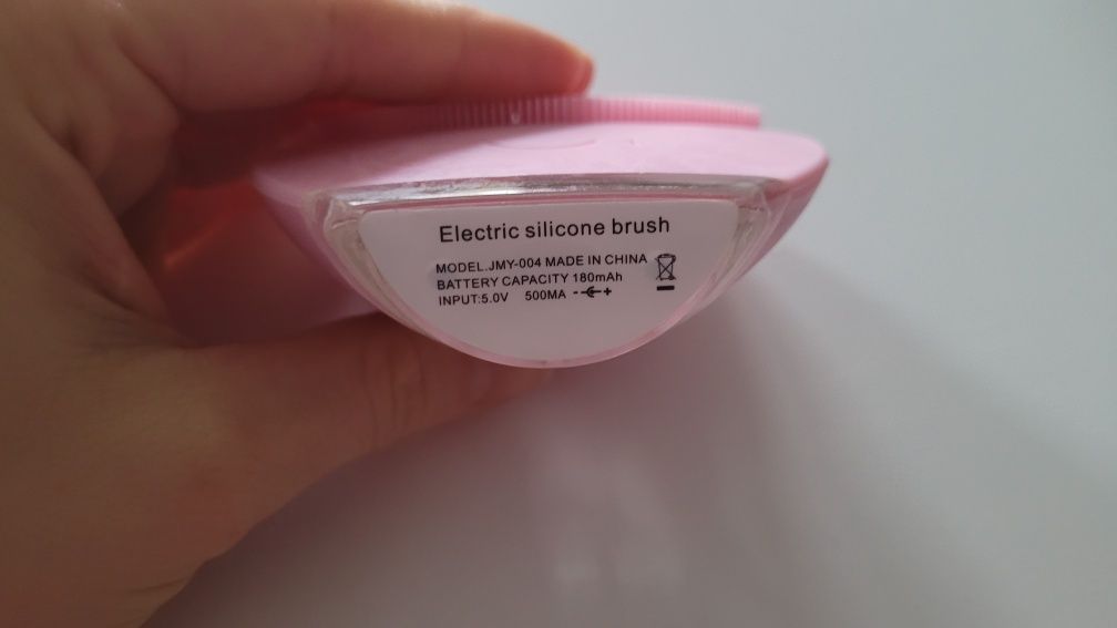 Elektryczna silikonowa szczoteczka do twarzy