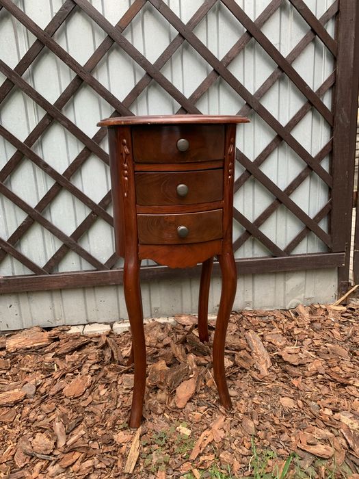 Stolik w stylu indykskim