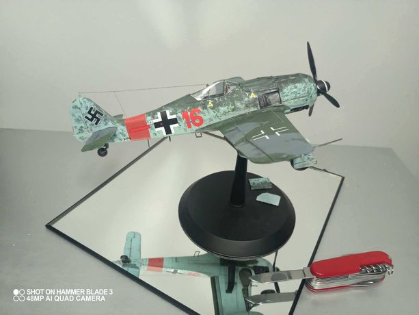 Model plastikowy Fw 190- A8 firmy Revel. Skala 1:32