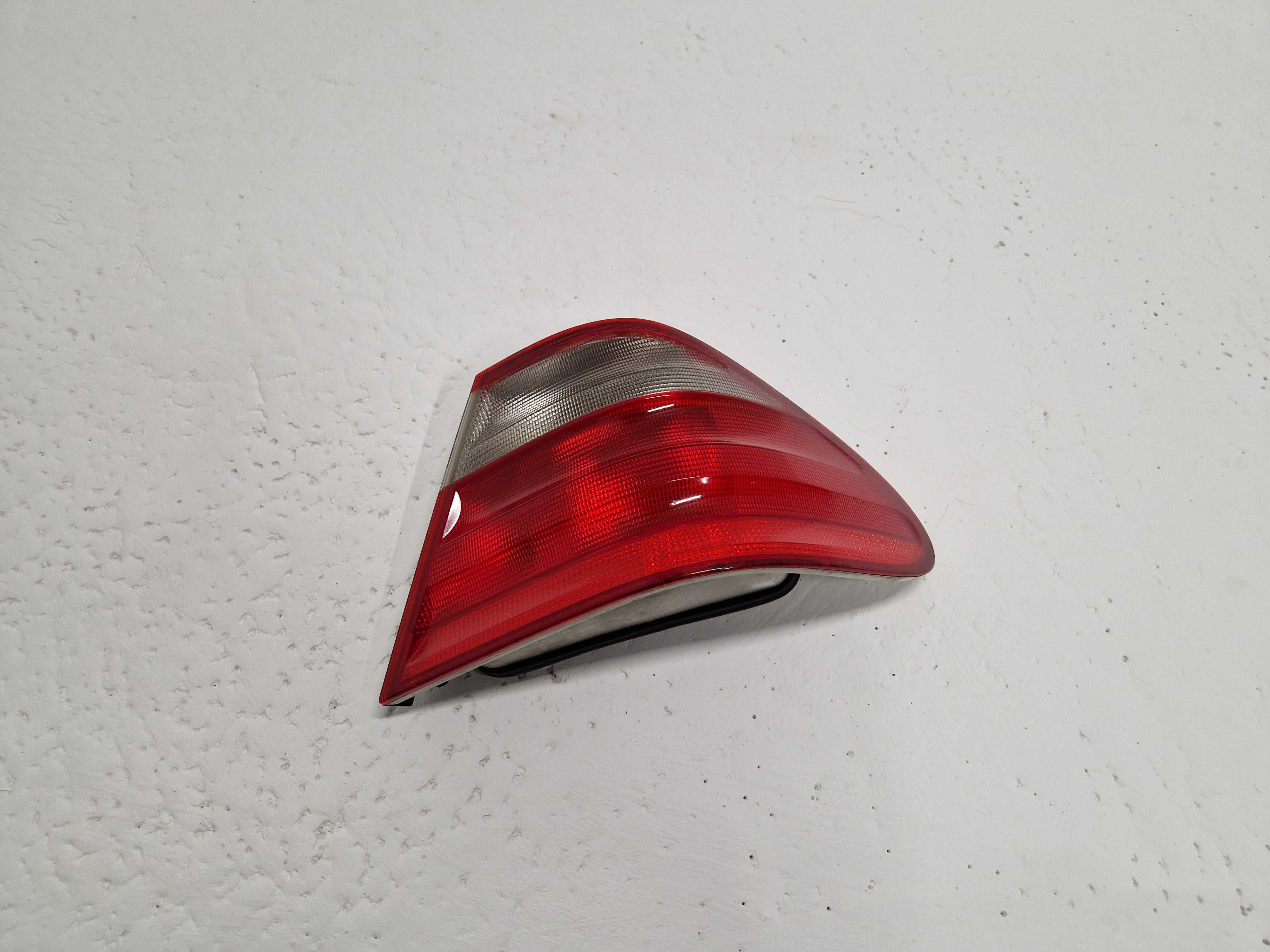 Kompletna Tylna Tył Prawa Lampa Mercedes CLK W208 Europa Oryginał