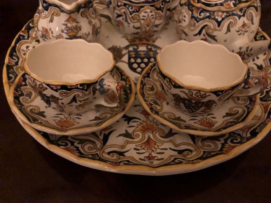 Conjunto muito antigo faiança Portuguesa