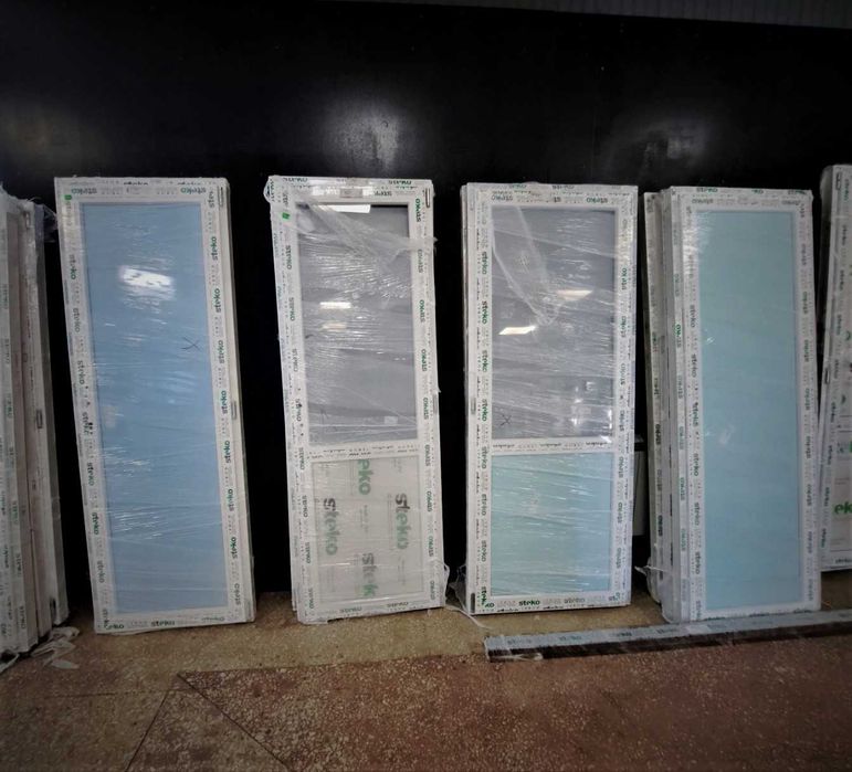 Продам окна1300грн. двери3700грн. пластик Вікна та двері