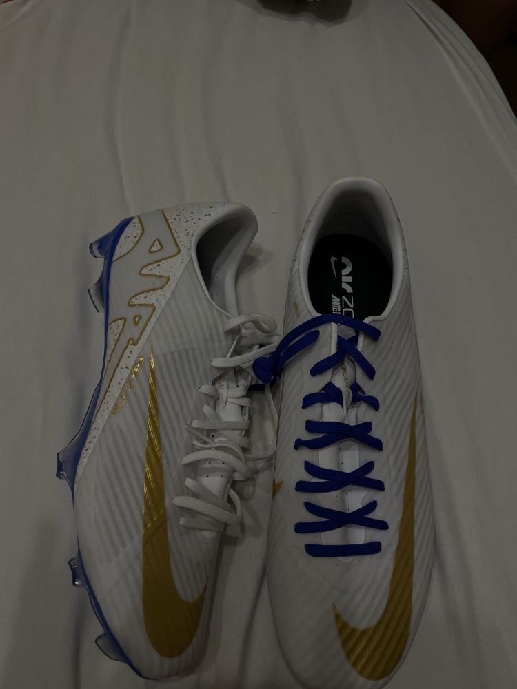 Chuteiras.  Nike.