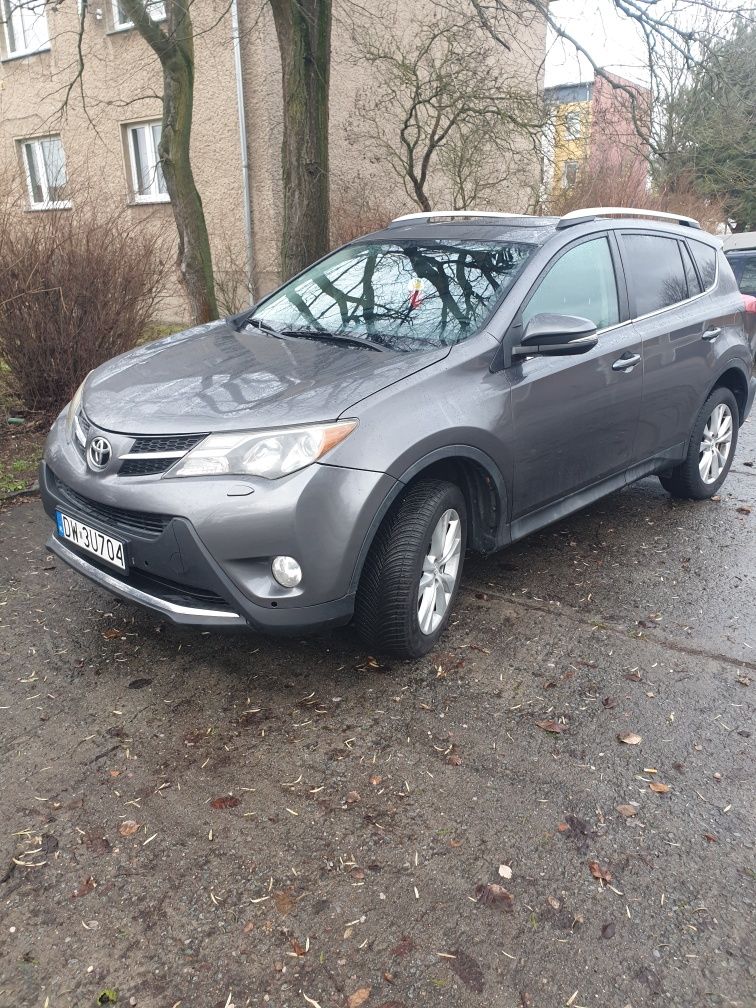 Sprzedam toyota rav4 2015r