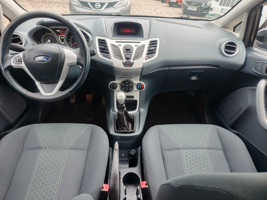 Ford Fiesta Ślicznotka Titanium mały przebieg