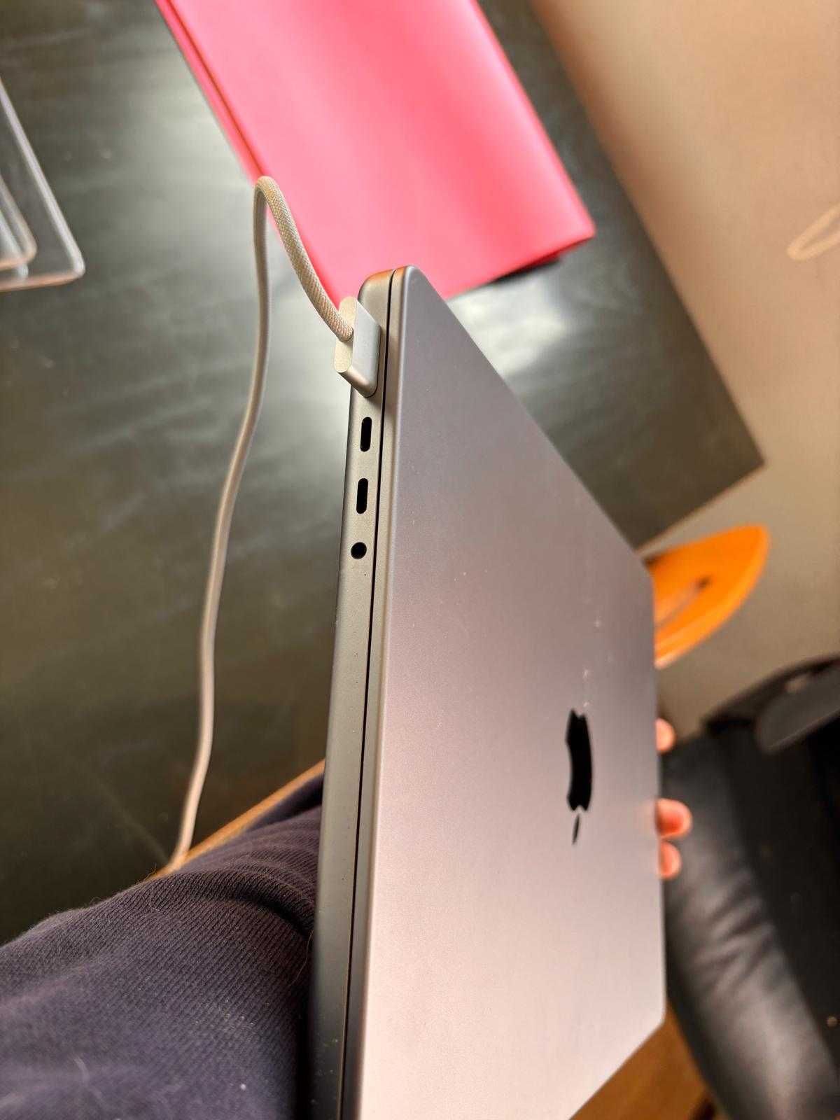 Macbook Pro M1 14'' com Apple Care