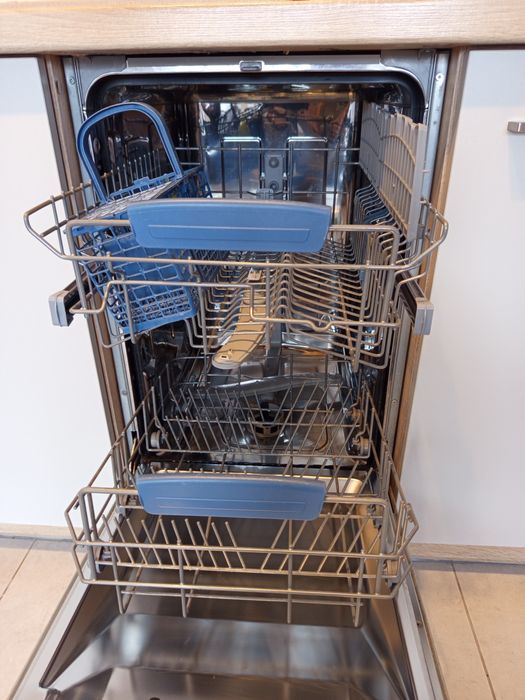 Zmywarka 45 cm do zabudowy Indesit