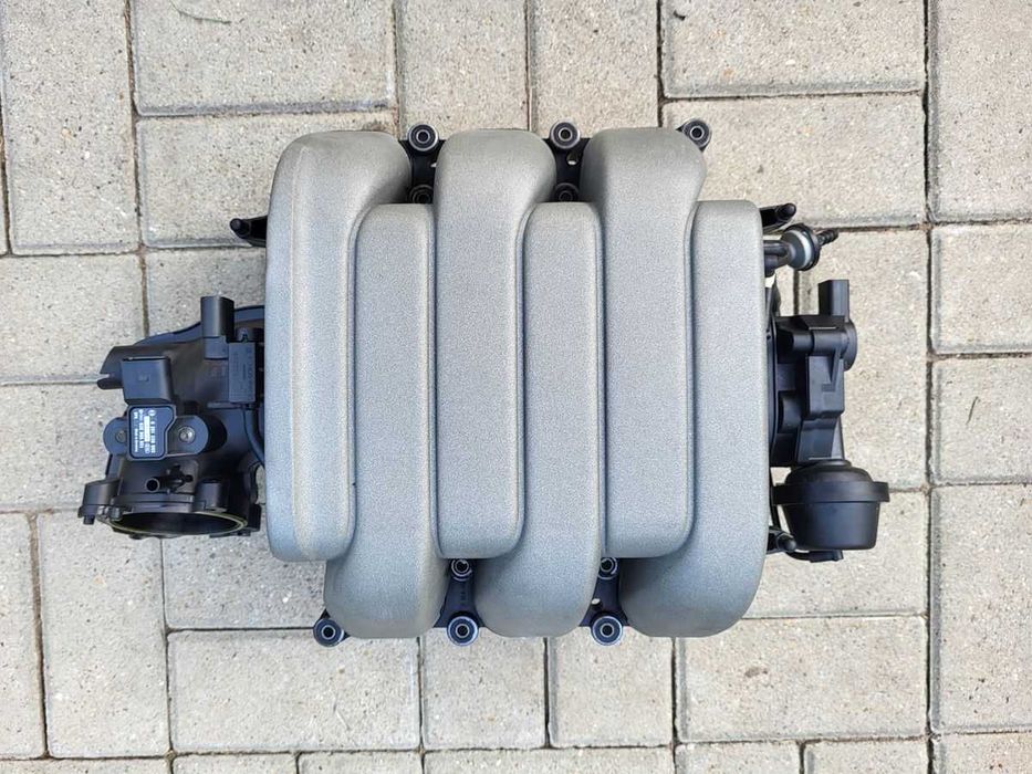 AUDI A4 B8 , A5 8T , A6 C6 kolektor ssący - 3,2 FSI .