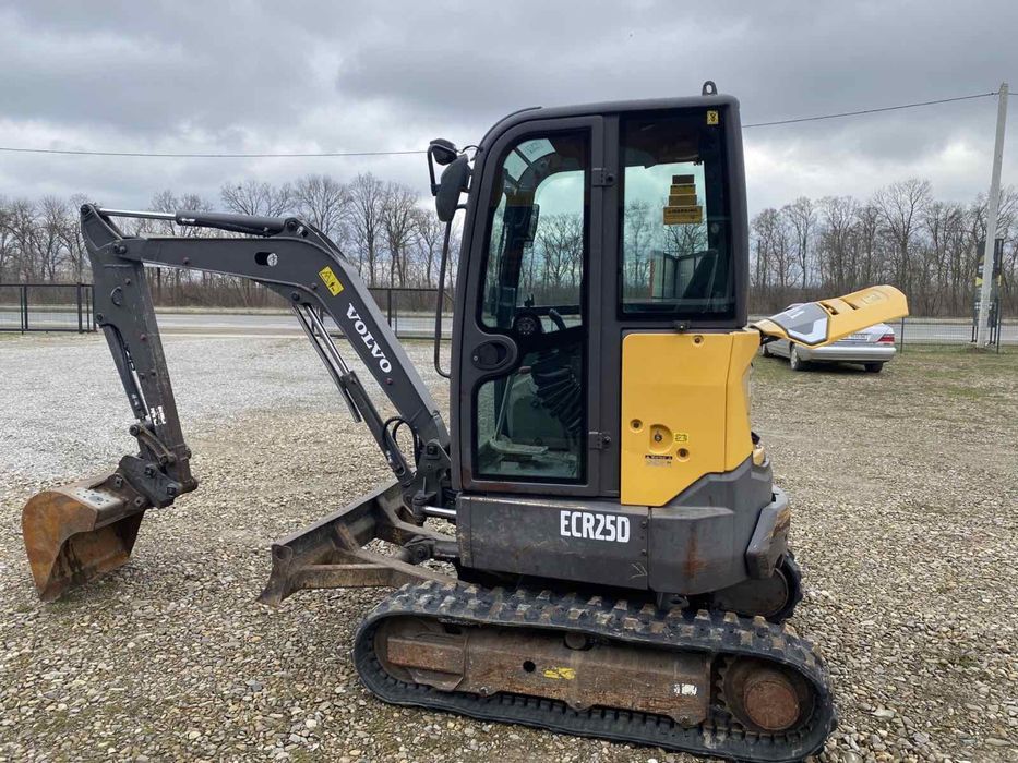 міні Екскаватор Volvo EKR 25