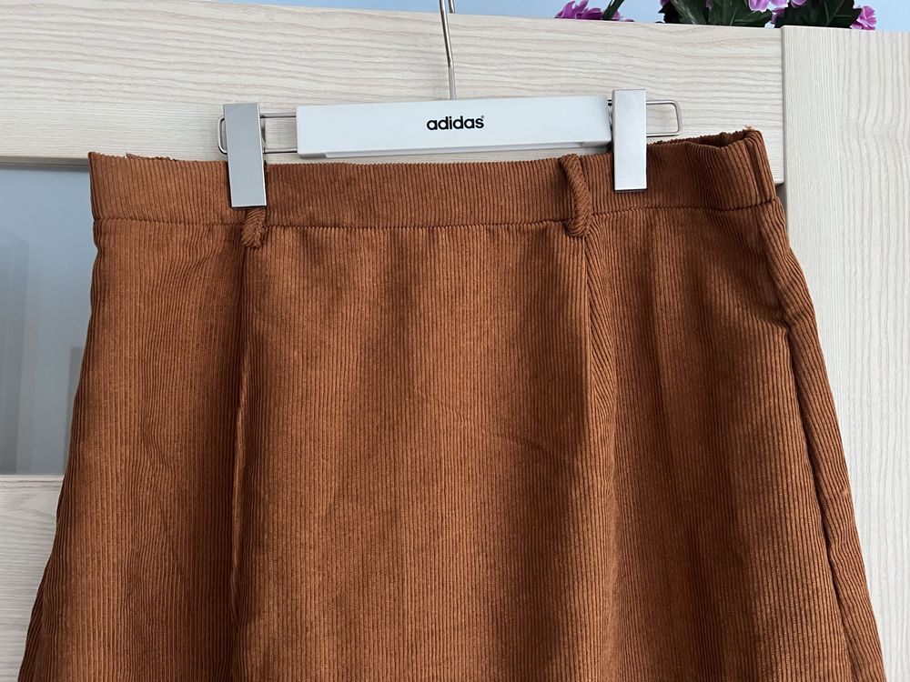 Nowa spódnica w kolorze ceglastym rudym rozmiar L/XL (40/42) .