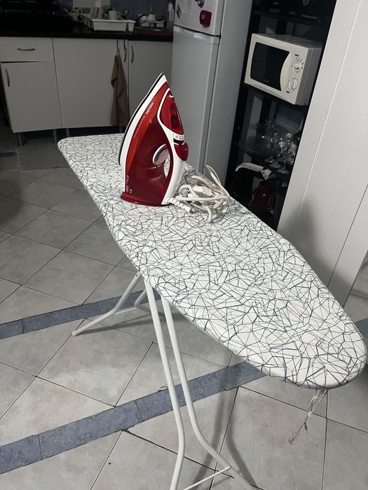 Ferro de passar a valor e taboa em perfeito estado